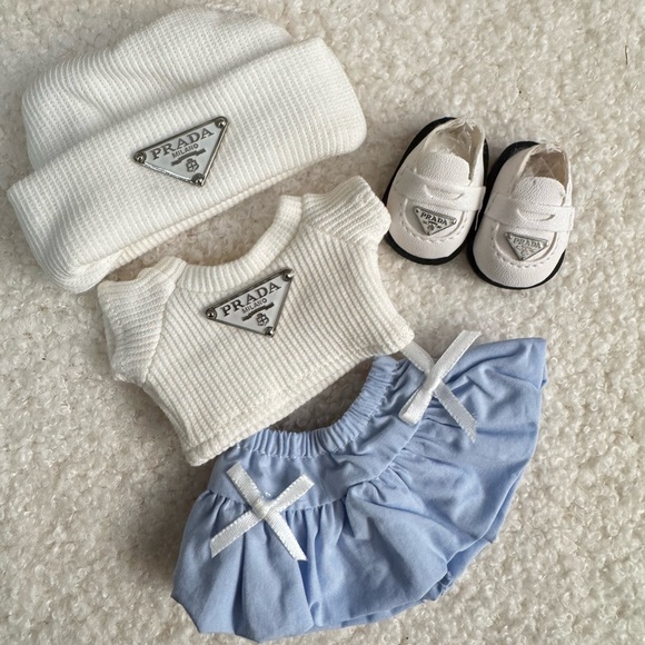 Labubu Outfit Set with Skirt and Shoes - Picture 2 of 2